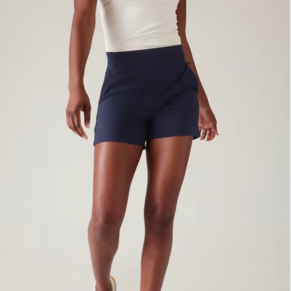 Athleta Brooklyn Mid Rise Shorts Size 8 Tall NWT Blue